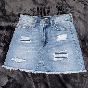 La vendo porque me quedo un poco grande de la cintura, es size 2